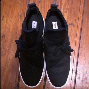 Steve Madden Women’s Lancer Fabric Sneakers Low Top